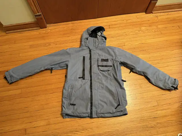 686 Snowboard Jacket in Men's in Kamloops - Image 2
