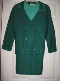 REDUCED To $40 ~ LUCIA ~ ITALIAN KNIT 3 PIECE SUIT