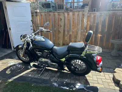 2008 SUZUKI BOULEVARD C50- VL 800 VOLUSIA COMES WITH FAIRING CUSTOM PAINT JOB 34000 KM STORED INDOOR...