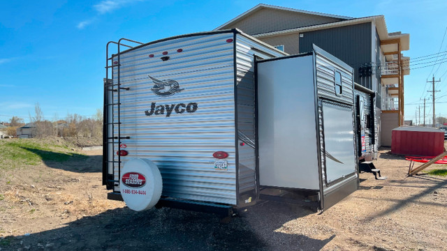 2020 Jayco Jay Flight 32TBSH in Travel Trailers & Campers in Brandon