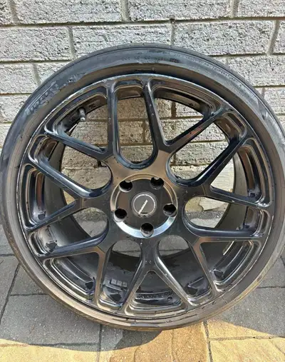 Superspeed rf01 progressive Staggered fitment Specs: 19 x 9.5 and 19 x 8.5 Tires: 235 35 19 fronts,...