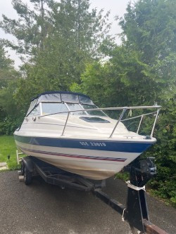 1993 BAYLINER, 1950 CAPRI CUDDY in Powerboats & Motorboats in City of Toronto - Image 2