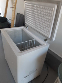 Danby 8 cu ft chest freezer 