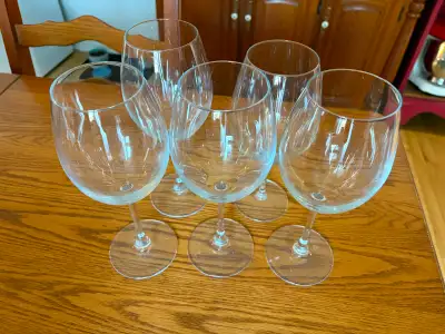 Lot de 5 coupes à vin, View more