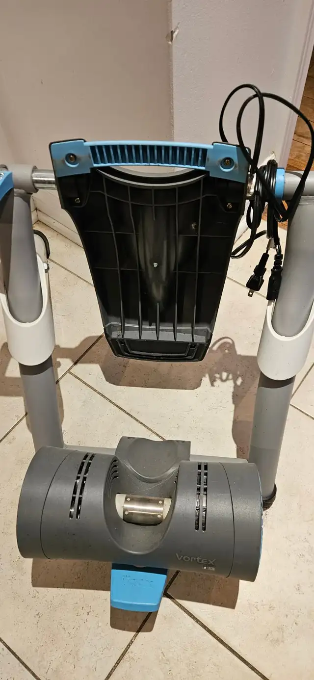 Tacx - Support intérieur pour vélo et roue d'entrainement in Road in Lanaudière - Image 4