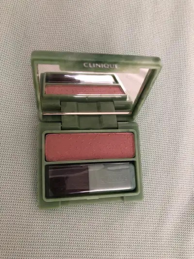 Clinique Travel Size Soft Powder Blush Compact - NEW, View more