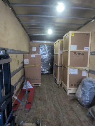 LR MOVING... PROFESSIONAL MOVING COMPANY. ** INSURED , WSIB , 25 YEARS ** 5 STAR GOOGLE RANKING ** B...