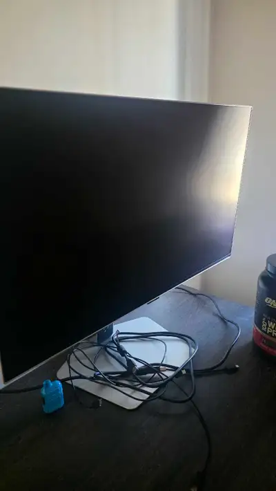 Selling Samsung Odyssey OLED 27" monitor. Incredible specs and display, best monitor ive had but it...