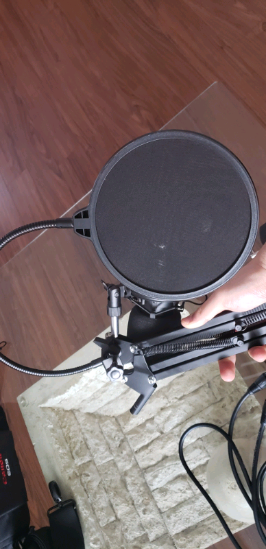 XLR Mic with Power Supply in Pro Audio & Recording Equipment in Mississauga / Peel Region - Image 4