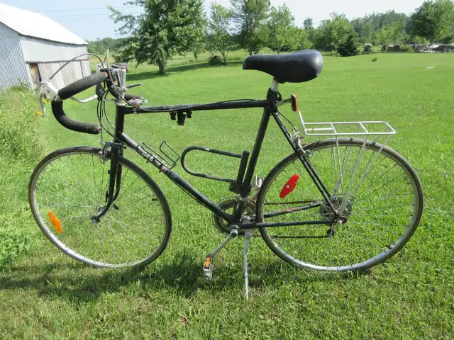 VINTAGE RALEIGH BIKE FOR SALE in Road in Cornwall - Image 2