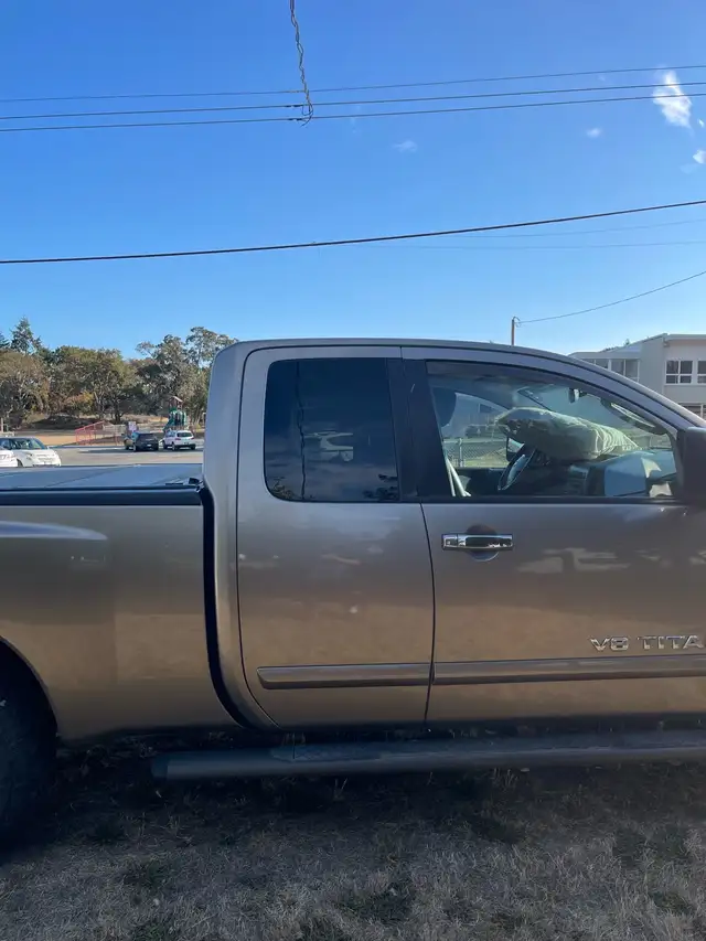 Nissan Tltan 4x4 LE
