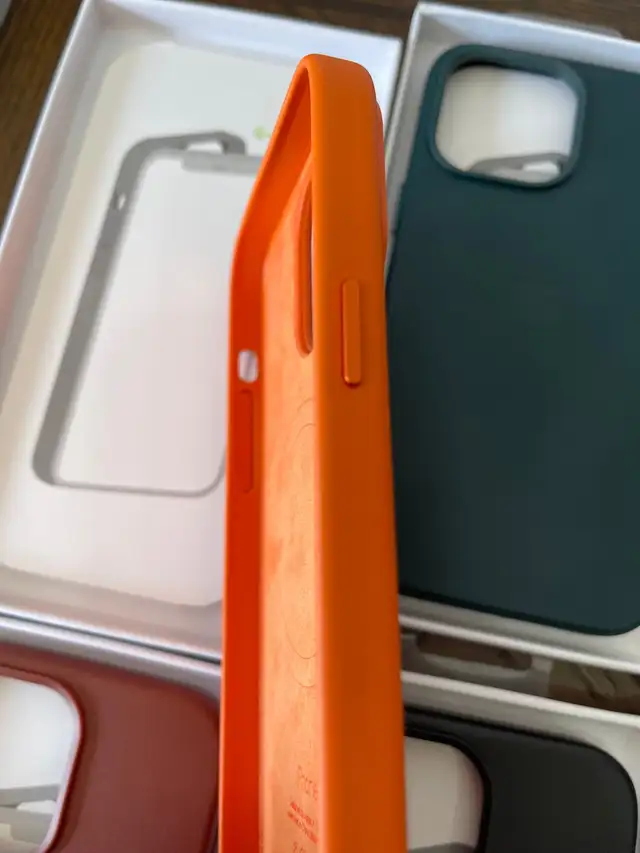 Iphone 14 pro max/14 pro /14/14 plus leather magsafe cases new in Cell Phone Accessories in Oakville / Halton Region - Image 6