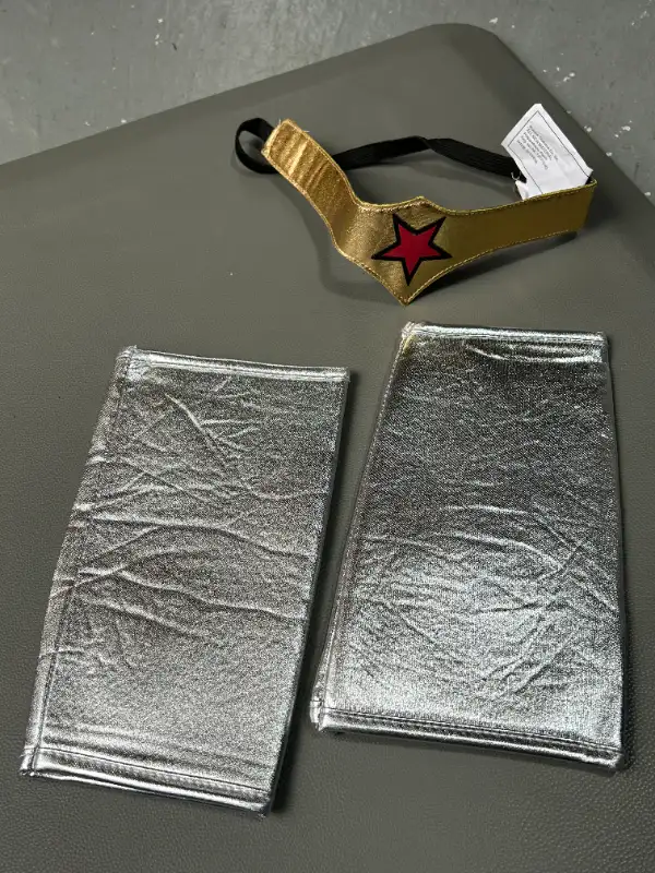Rubie’s Secret Wishes Wonder Woman Costume - Medium in Costumes in Markham / York Region - Image 6