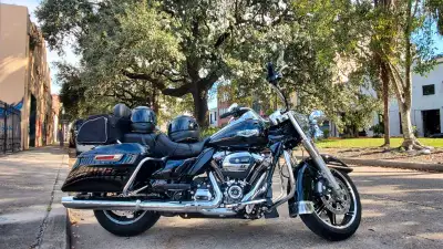 Gently used low milage motorcycle. Mustang touring seat and back rest, Ohlins shocks, 13250km, Will...