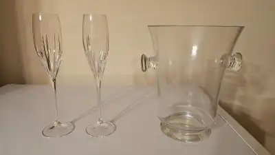 Flutes à champagne en cristal + sceau à glace, View more