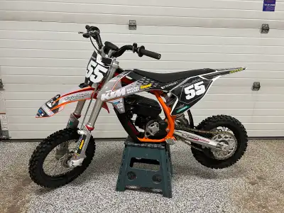 2022q KTM e5. Great bike for new riders, has the lowering kit installed. So it sits about an additio...