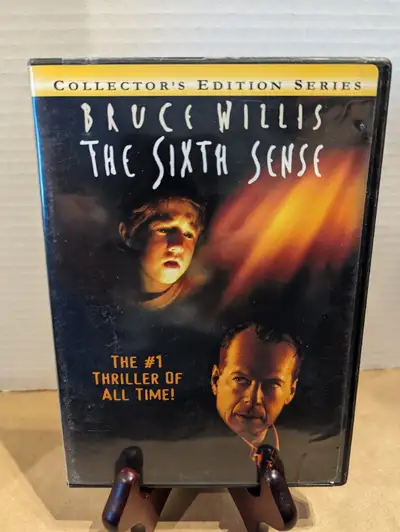 Malcolm Crowe, a child psychologist, starts treating a young boy, Cole, who encounters dead people a...