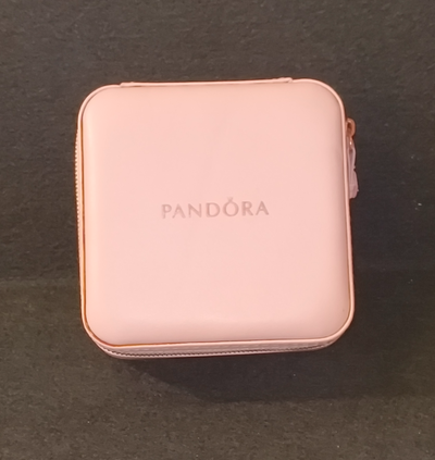 Pandora Pink Jewelry Box Travel Zippered Case Organizer This is a lovely Pandora jewelry case, perfe...