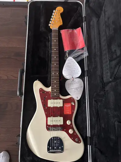 Fender Jazzmaster Traditional 60s Japan, View more
