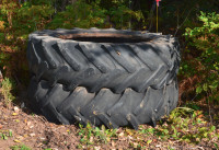 Tractor outer tires from 1991 Deutz-Fahr Dx-6.05