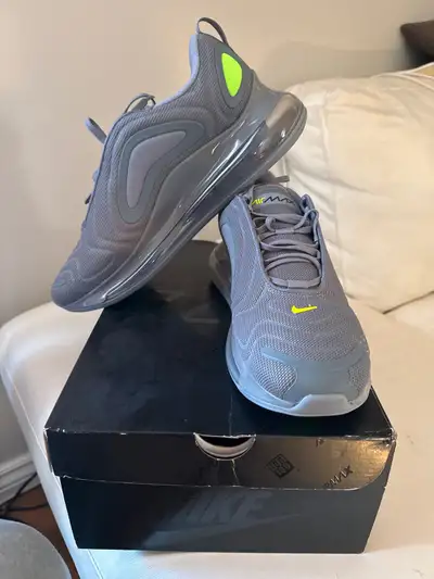 NIKE AIR MAX 720 BNIB NEVER USED OR TRIED ON ORIGINAL NIKE SERIOUS ENQUIRIES PLEASE!
