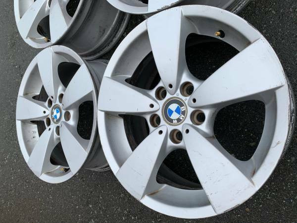 SET of Genuine OEM BMW 17" E60 Xdrive style 138 rims in good con in Tires & Rims in Delta/Surrey/Langley - Image 2