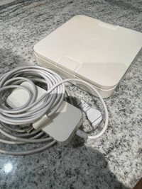 *LIKE NEW* Apple Extreme Base Station (A1354) WiFi router