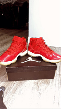 Jordan 11's red 