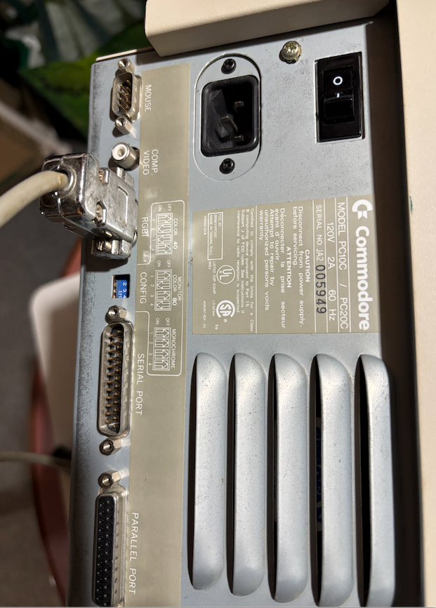 Selling Vintage commodore PC10-III computer and keyboard. in Desktop Computers in Kitchener / Waterloo - Image 7