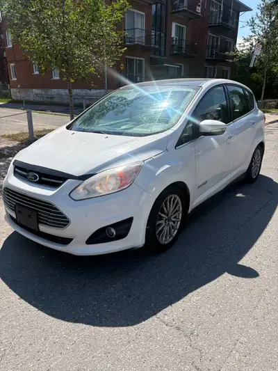 Ford C-Max hybrid 2013 2.0L parfait condition mécanique rien a fair sur l’auto elle roule comme une...