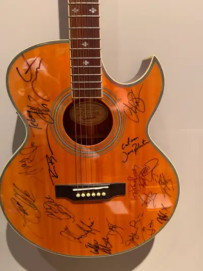 Rare! Boots & Hearts VIP Signed Epiphone – Aldean, Lambert +11!, View more