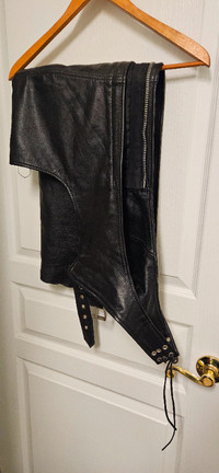 Leather chaps for motorcycle