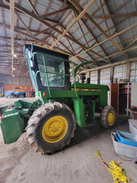 John Deere 5720 harvestor