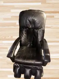 Massage Chair (Human Touch HT135)