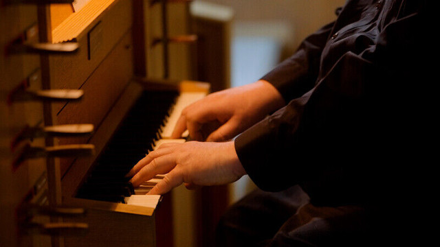 Piano, voice, music theory and pipe organ lessons in Music Lessons in City of Halifax - Image 4