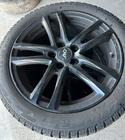 Off a Volkswagen GTI Size: 225/45R17 Center Bore / Hub Bore: 57.1 mm Bolt Pattern (PCD): 5x112 Tire...