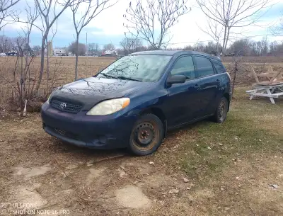 Toyota Matrix 2006 manuelle, récemment rendue à 299 999 km. ‘Clutch’ Embrayage neuf, (facture à l’ap...