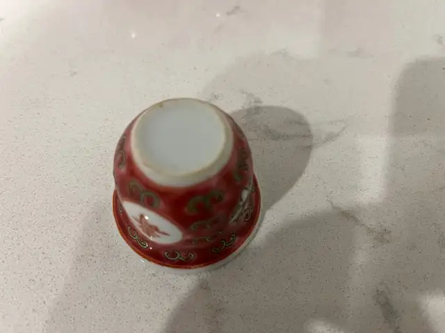 Vintage Chinese Famille Rose Mun Shou Longevity Sake/tea cups in Arts & Collectibles in Ottawa - Image 6