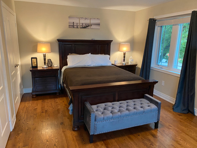 bedroom set in Beds & Mattresses in Barrie