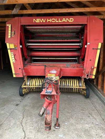 1991 855 New Holland baler, new air bag on right side, recent chain, 540 pto, bale command monitor,...