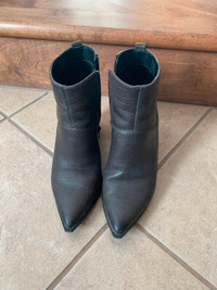 Women’s Aldo Grey Leather Ankle Boots