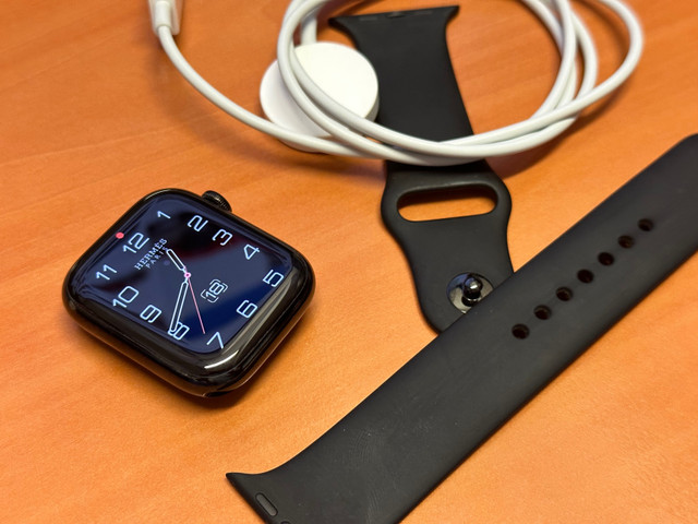 Apple Watch Hermès Series 6 44mm Space Black | General Electronics |  Mississauga / Peel Region | Kijiji