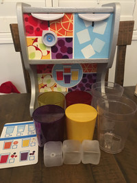 Melissa & Doug juice maker