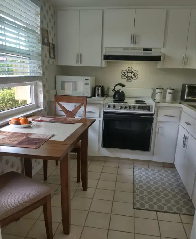 SPACIOUS 2 BED 1ST FLOOR CONDO Clearwater Florida - 55+ COMPLEX in Florida in Canada - Image 6