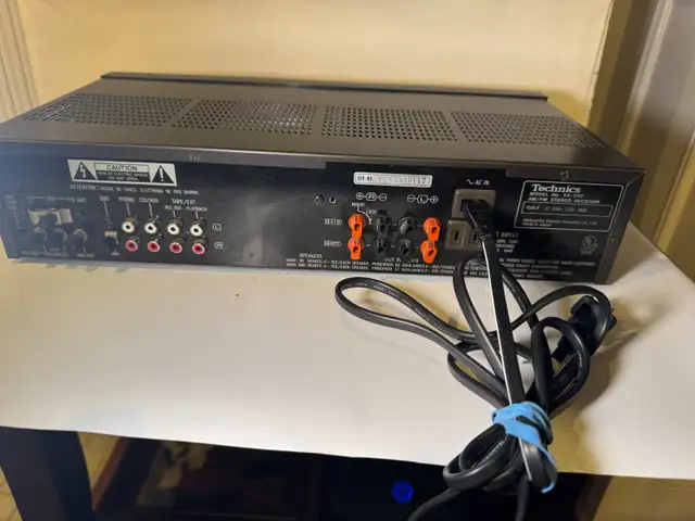Vintage Technics SA 290 Quartz Synthesizer AM FM Stereo Receiver in Stereo Systems & Home Theatre in City of Toronto - Image 9