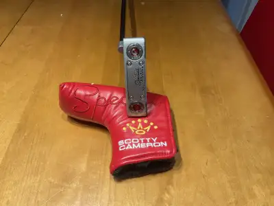 LISEZ BIEN L'ANNONCE.. Ceci est une réplique de PUTTER SCOTTY CAMERON...PAS UN ORIGINAL. - Acheté po...