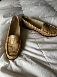  For the woman who enjoys quality ..BNWT, SAS Loafers