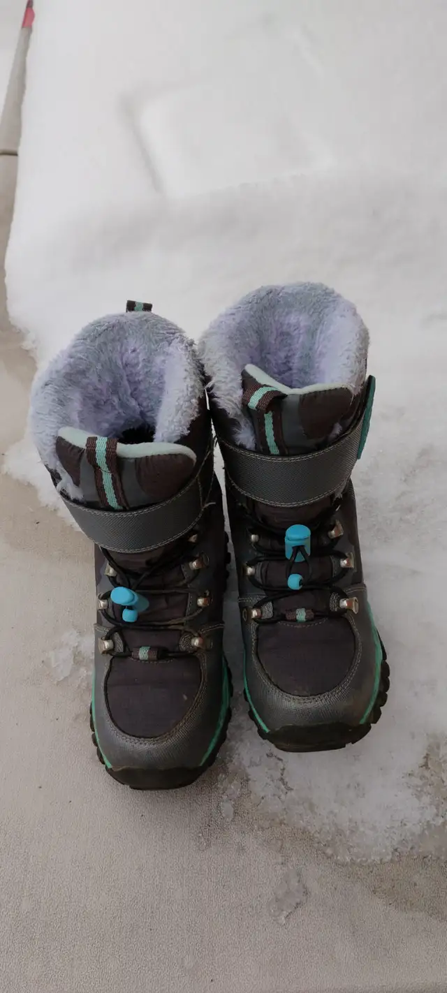 Cougar Kid's Waterproof Winter Boots in Other in Markham / York Region - Image 2