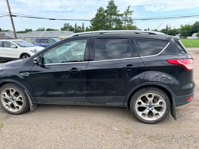 2015 Ford Escape Titanium510357520096307203