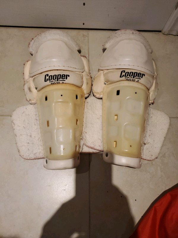 Various Hockey Equipment in Hockey in City of Toronto - Image 8